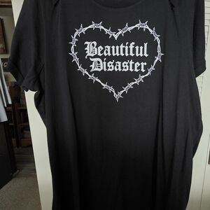 NWOT Beautiful Disaster Black T-Shirt with Barbed Wire Heart Design Sz 1X